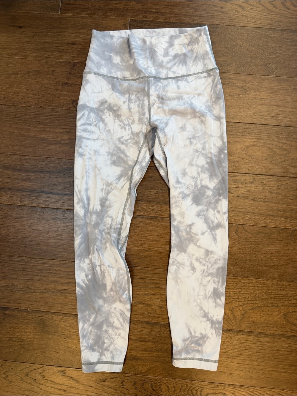 Heynuts High-Waist Tie-Dye Leggings - Medium in Light Gray - C47-004